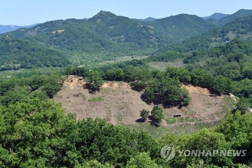 Seen here is Arrowhead Ridge in Cheorwon, Gangwon Province, where a project to remove landmines and excavate war remains has taken place since April 2019. (Yonhap)