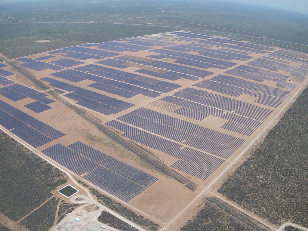This photo, provided by Hanwha Energy Corp., shows a 180-megawatt solar plant built in the U.S. state of Texas by its U.S. subsidiary 174 Power Global. (PHOTO NOT FOR SALE) (Yonhap)
