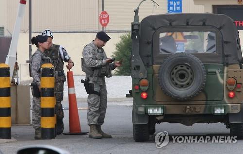 This file photo taken on June 20, 2016, shows the entrance to U.S. Forces Korea's Kunsan Air Base in the western city of Gunsan, North Jeolla Province. (Yonhap)
