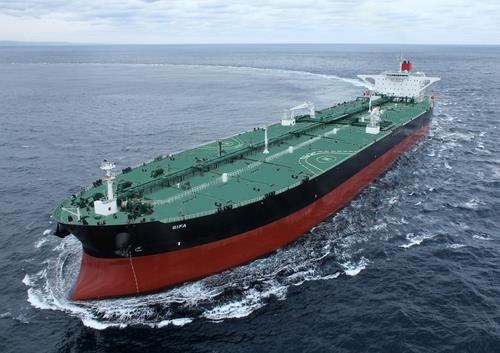 This photo provided by Korea Shipbuilding & Offshore Engineering Co. on Feb. 22, 2021, shows a very large crude-oil carrier built by Hyundai Heavy Industries Co. (PHOTO NOT FOR SALE) (Yonhap)