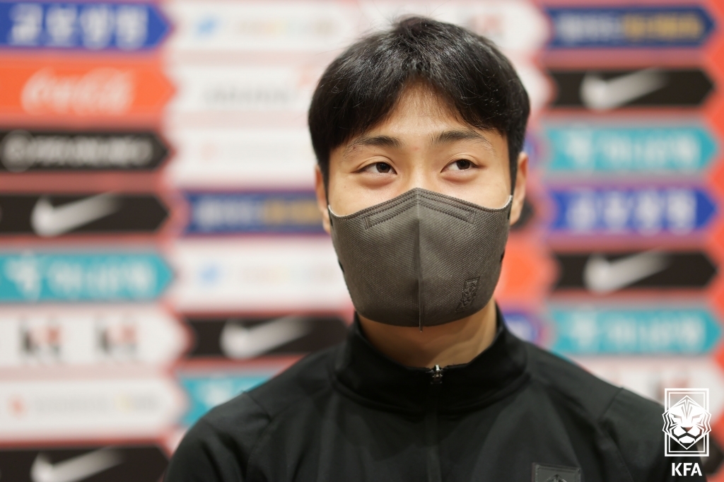 South Korean midfielder Paik Seung-ho speaks with the Korea Football Association (KFA) in an interview at Cornelia Diamond Golf Resort & Spa Hotel in Antalya, Turkey, on Jan. 13, 2022, in this photo provided by the KFA. (PHOTO NOT FOR SALE) (Yonhap)