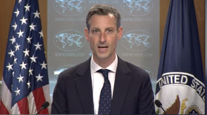 Ned Price, U.S. Department of State press secretary, is seen speaking in a press briefing at the state department in Washington on April 14, 2022 in this image captured from the department's website. (Yonhap)