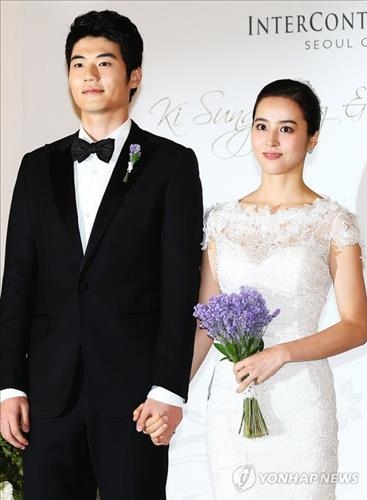 한혜진 "임신했어요"…기성용 '젖병 세리머니' 화제1