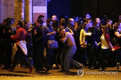 파리 '최악'테러 공연장 100명등 150여명 사망…극단이슬람 추정(종합2보) - 2