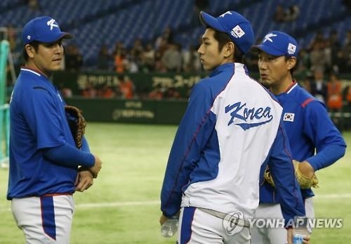 <프리미어12> 한·일전에 일본인 심판…또 상식 밖 운영 - 2