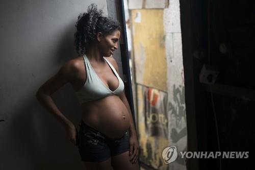 극심한 빈부격차가 갈라놓은 브라질 소두증 공포의 두얼굴 - 3