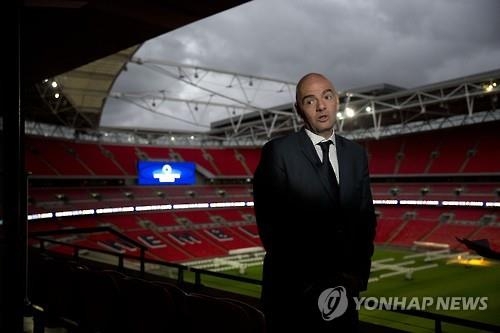 FIFA 회장 후보, 아프리카 구애 경쟁…"총장직 드릴게요" - 2