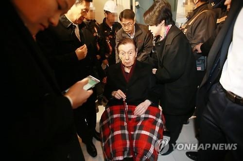 신격호 정신 건강, 이번엔 밝혀질까…경영권 분쟁 최대변수 - 2