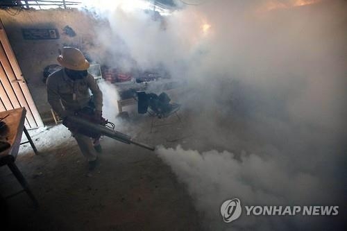 지카바이러스 공포에 여행취소 잇따라…세계 관광업계 '휘청' - 3