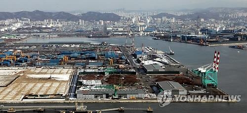 '공항 이어 인천항도 뚫렸다'…외국 선원 2명 밀입국 - 2