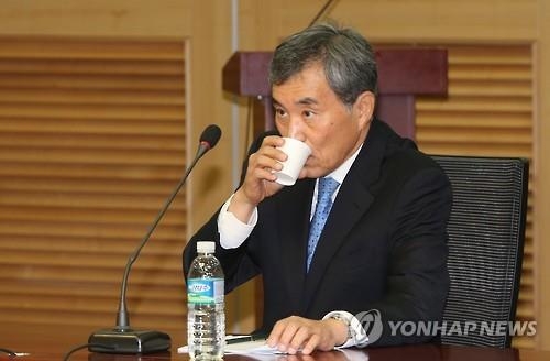 대북정책 두 마리 토끼 쫓는 두 野…정체성 '아노미' - 3