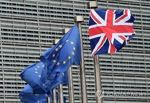 "EU 탈퇴는 영국 경제에 엄청난 충격"…英 재무장관 경고 - 3