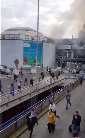 벨기에 브뤼셀 공항서 2차례 폭발…"17명 사망, 수십명 부상"(4보) - 2