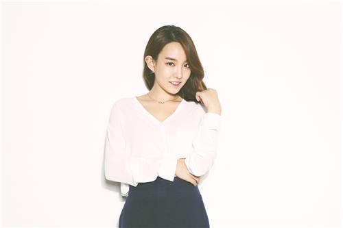 <야구소식> 3일 넥센-롯데전 시구에 가수 윤하 - 2