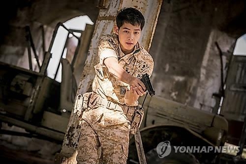 "빅보스 송신"의 판타지…'태양의 후예'가 남긴 것들 - 3