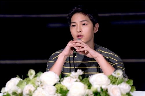 '태양의 후예' 송중기 "연애스타일요? 유시진에게 많이 배웠죠"(종합) - 2