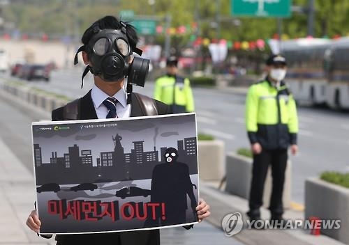 조용한 살인자 황사…"건강한 사람도 야외활동 금물" - 3