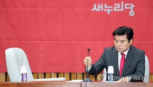 원유철, 與 중진과 오찬 회동…당 수습방안 논의 - 2