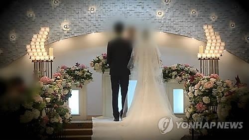 < SNS돋보기> '비혼' 트렌드 확산…"결혼이 필수는 아냐" - 2