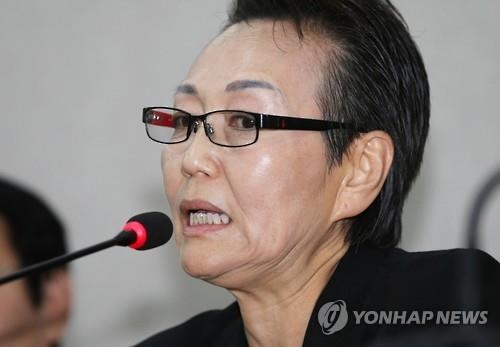 천경자 유족, 국립현대미술관장 등 6명 고소·고발 - 2