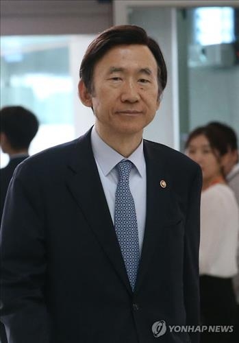 윤병세 "한중, 가장 시급한 문제는 북핵·미사일 위협" - 2