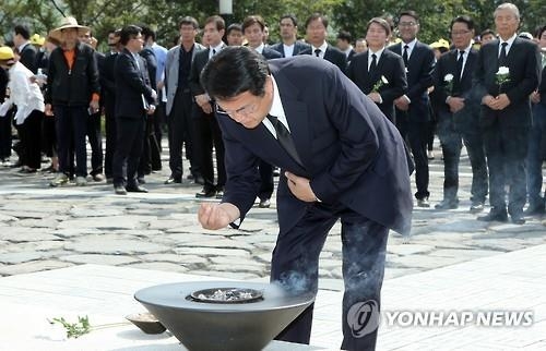 정진석 "盧 전 대통령이 열린우리당 입당 권유했으나 사양" - 2