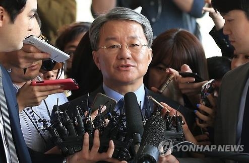홍만표 '10억원대 탈세·부당수임' 확인…檢 금주 초 영장 - 2