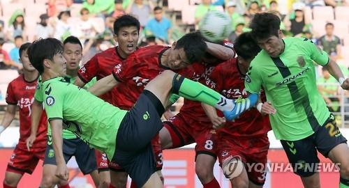 <프로축구> 상주 이용, 전북 경기에서 퇴장은 '오심' - 2