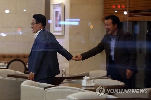 孫, 박지원과 목포서 '비밀회동'…국민의당 영입공세(종합) - 2