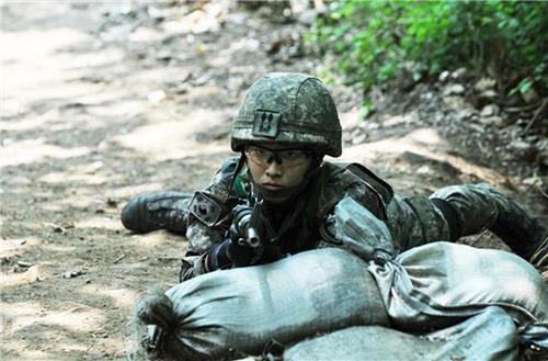 여군중위, '지옥 테스트' 통과해 최고전사 됐다(종합) - 2