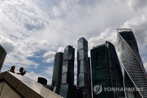 러시아, 기준금리 11개월만에 10.5%로 0.5%포인트 인하 - 2
