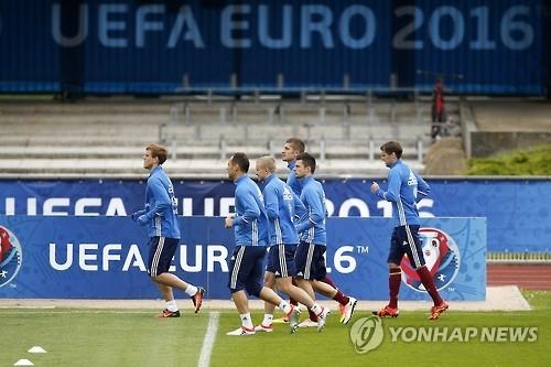 <유로2016> 러시아 팀닥터 "도핑검사 표적되고 있다" - 2