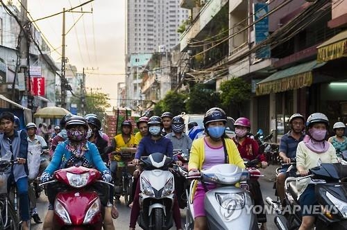베트남 '오토바이 사랑' 4명중 3명 보유…우버 오토바이도 등장 - 3