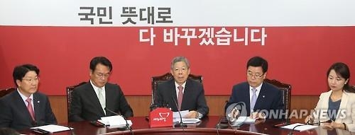 유승민 복귀에 또 갈라져…계파수렁서 못 헤어나는 집권당 - 2