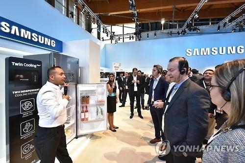 모기쫓는 TV·손빨래 세탁기…각국 '취향저격' 韓가전 - 5
