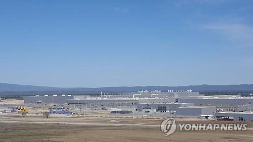 로이터 "기아차 멕시코 공장서 폭발사고…최소 3명 부상" - 2