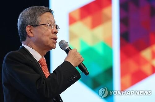 김희옥 "김해 신공항은 최선의 결론…성공 힘모아야" - 2
