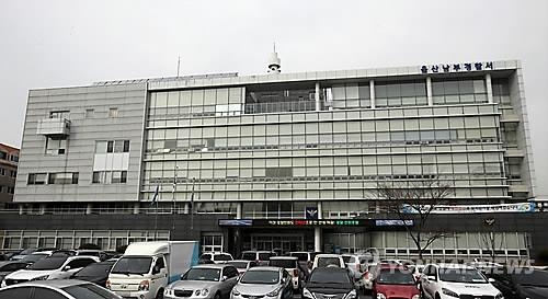 출소 8개월만에 또 '견물생심'… 공사장 인부, 천여만원 '슬쩍' - 2