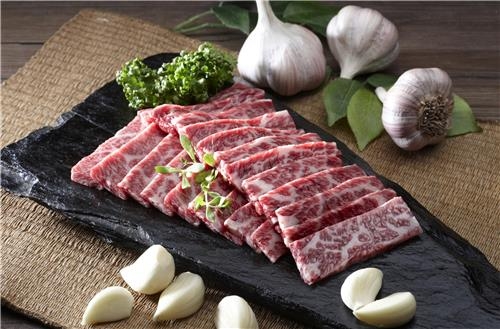 "특산물로 명품 한우"…마늘·감·부추 먹여 차별화 - 3