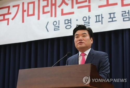 원유철 "자숙 더해야"…전대 불출마 - 2