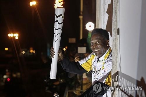 <올림픽> "근육통으로 거동 불편"…펠레, 성화 점화 못할듯 - 2