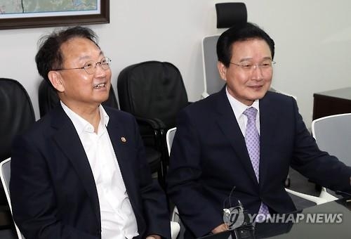 추경 12일 처리 물 건너가…유일호 "하루하루 속이 탄다" - 4