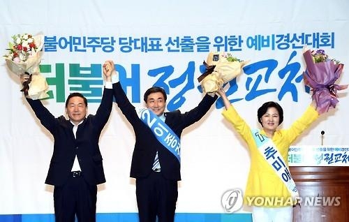 더민주 당권레이스 '혼돈의 3파전'…굳히기냐 뒤집기냐 - 2