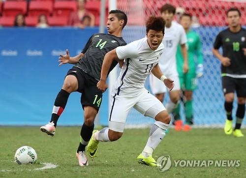 <올림픽> '대표팀 막내' 황희찬 "더 많이 상대 못 괴롭혀 반성" - 2