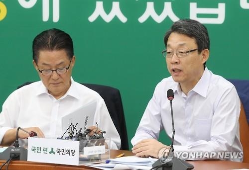국민의당의 딜레마…정책 먼저 꺼내도 '공'은 원내 1·2당으로 - 2