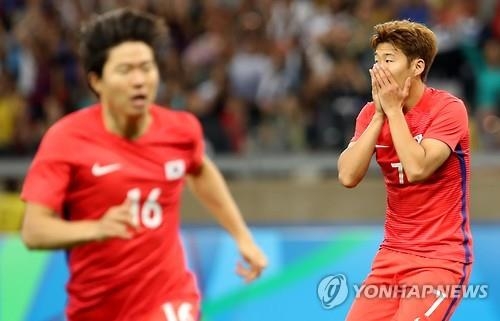 <올림픽> 끝내 침묵한 손흥민의 발끝…'실점 빌미 패스미스까지' - 4
