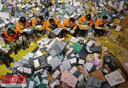中 '중금속 택배 포장재' 환경오염 논란…회수율 20% 밑돌아 - 2