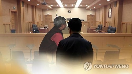 친모 살해 50대에 무기징역…법원 "유사사례 없는 끔찍한 범행" - 1