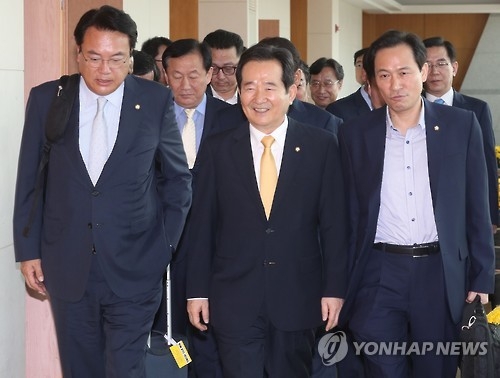 정의장 "한미동맹 중요"…우상호 "여야 함께 동맹강화 외교"0