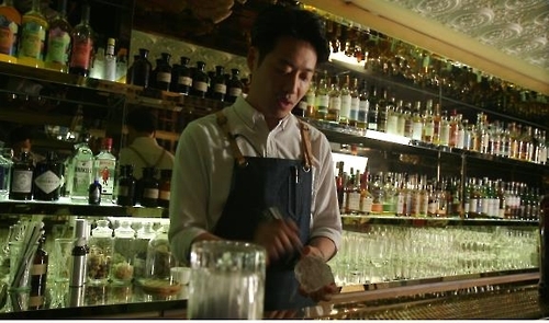 '술 한 잔에도 감성을'…한국직업방송, 믹솔로지스트 소개 - 1